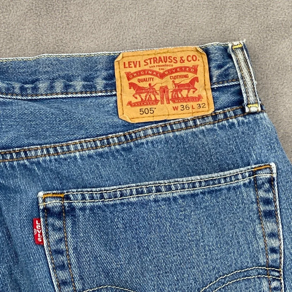 Levis 505 Regular Fit Mens Jeans 36x32 Medium Wash Straight Leg Blue Denim 8046